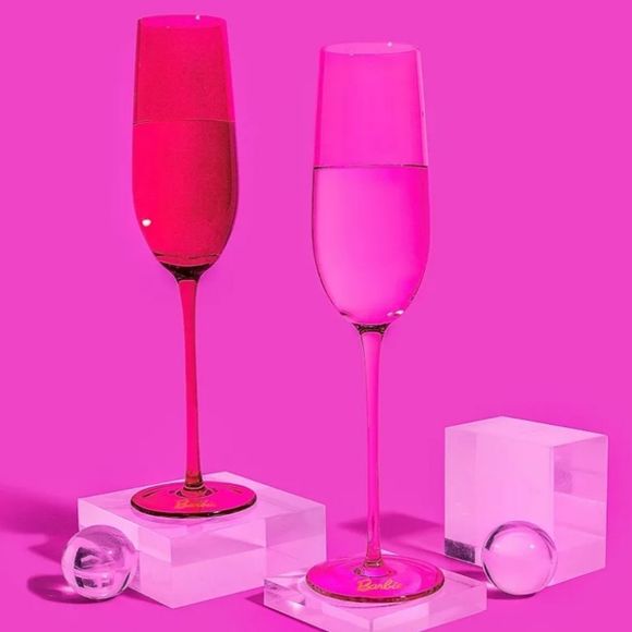 Barbie X Dragon Champagne Flutes - Picture 4 of 8
